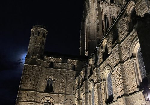 夜のダラム大聖堂
